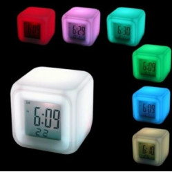 Годинник світиться LED (будильник термометр нічник) хамелеон