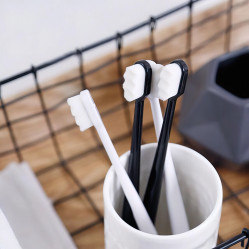 Toothbrushes- зубна щітка